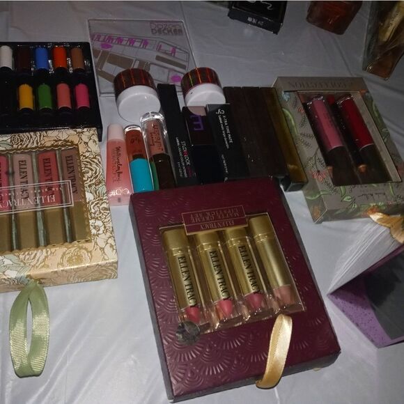 Surprise 🫢 Beauty lip bundle - Picture 9 of 15